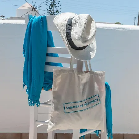 Kastro מלון דירות אנטיפארוס