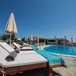 Kastro Apartmanhotel 4*