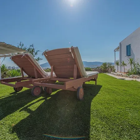 Kastro Aparthotel *