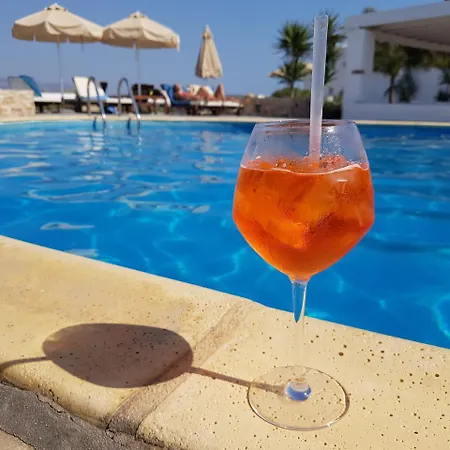 Kastro Aparthotel *